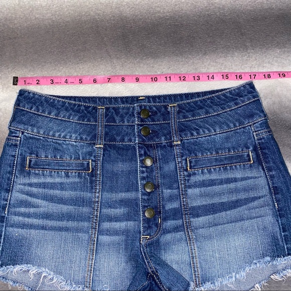 🚫SOLD🚫 AE High Rise Button Fly Frayed Shorts - Picture 6 of 8
